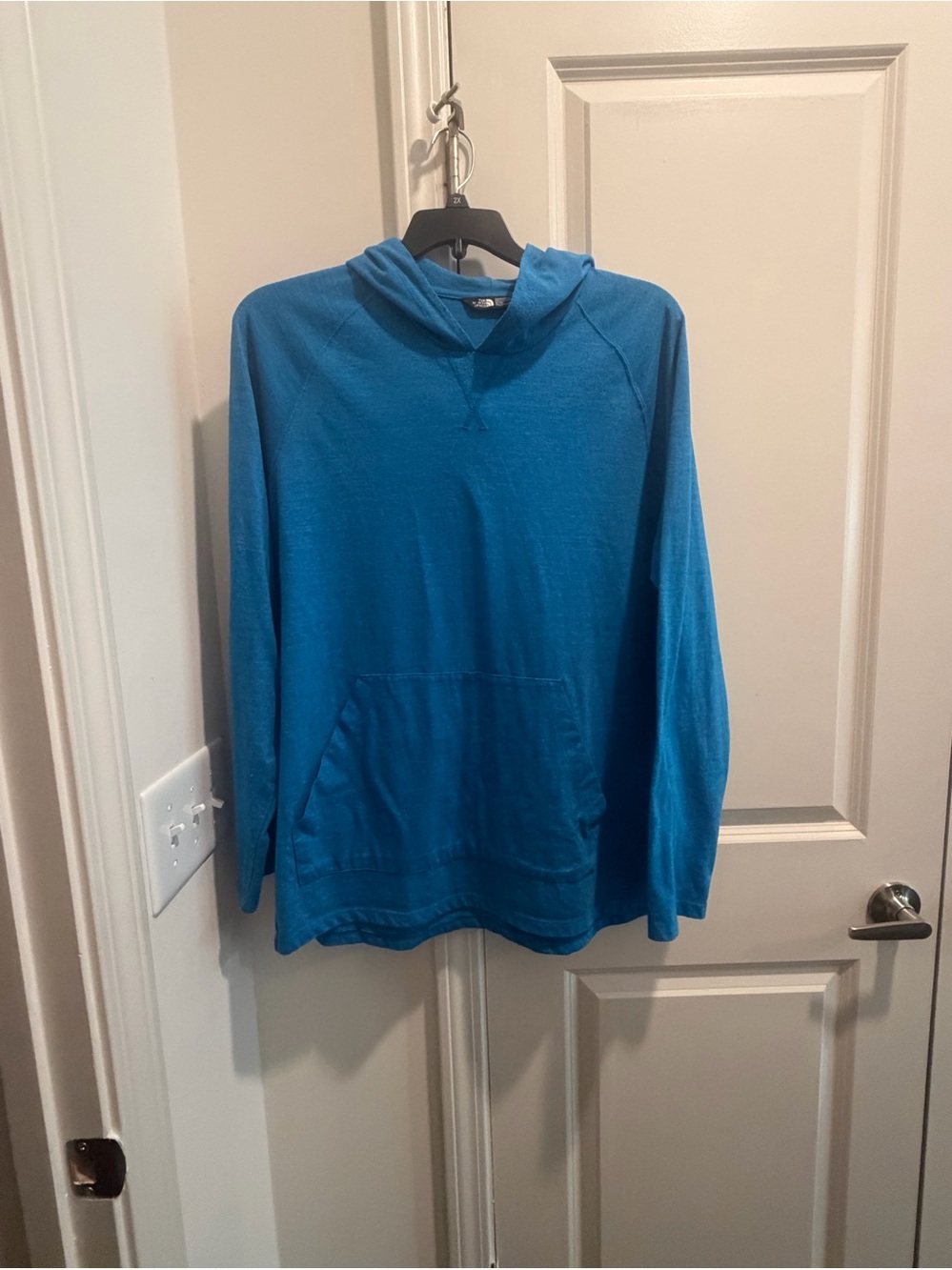 Men’s XL Northface Blue Hoodie Pullover T-shirt with Front Pocket